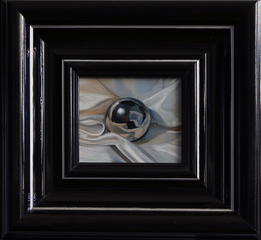 Valge vaikelu Kuldmunaga