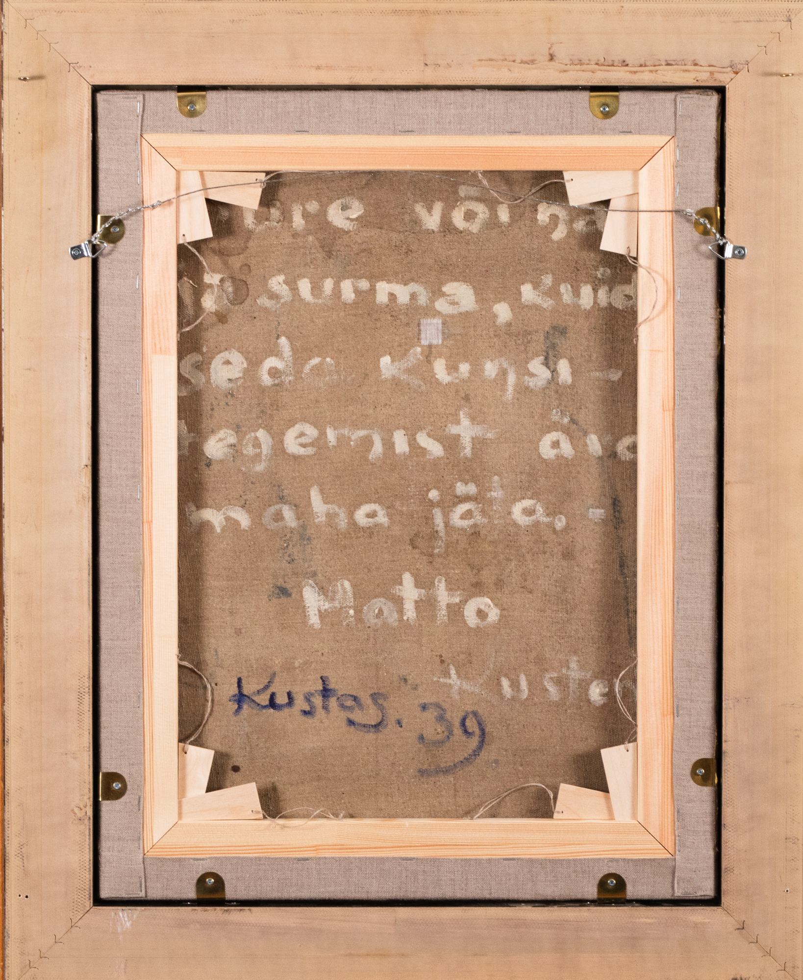 Natüürmort kannu ja tulpidega