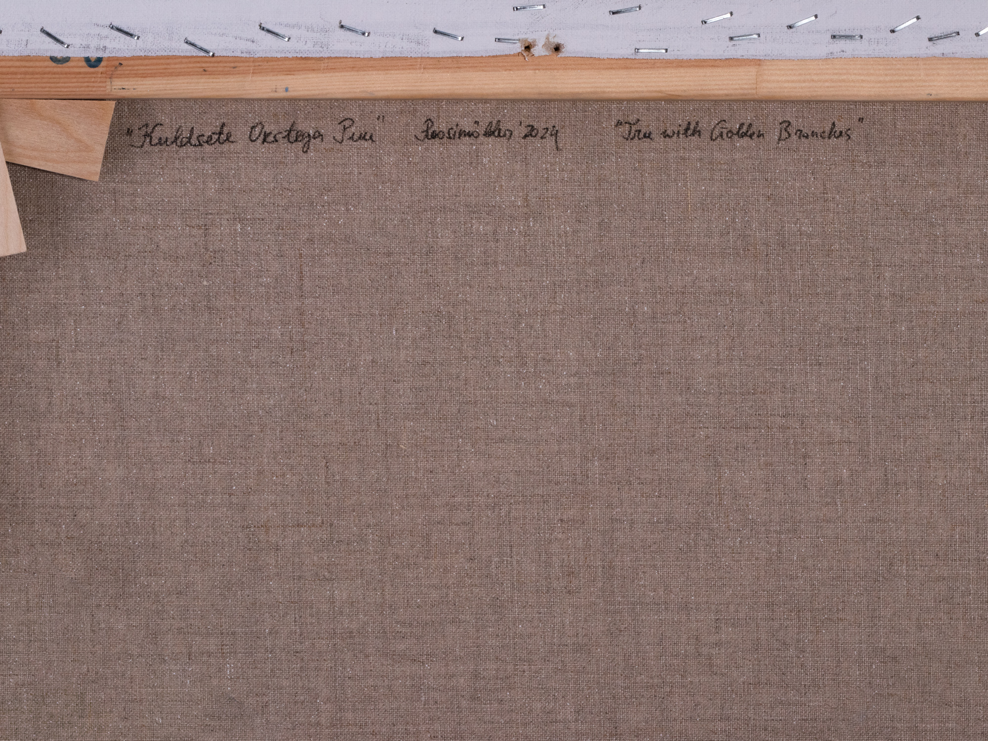 Kuldsete okstega puu