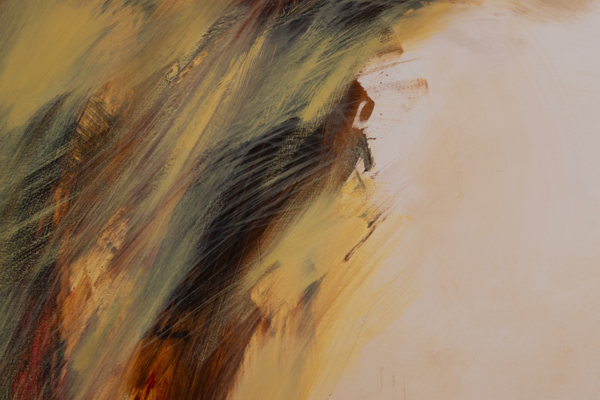 Akt kuldses valguses