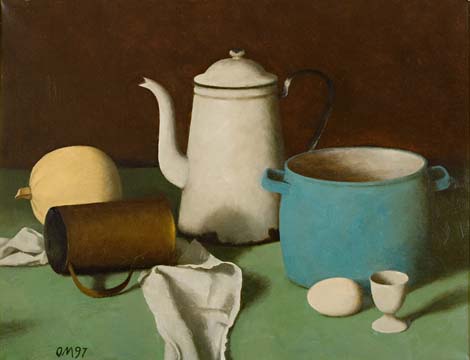 Vaikelu sinise kastruli ja munaga